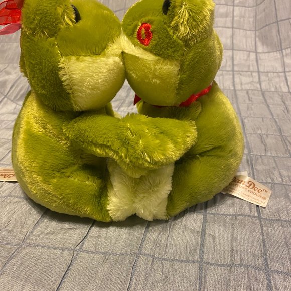 Dan Dee collection Kissing frogs stuffed plush animal - Picture 4 of 7